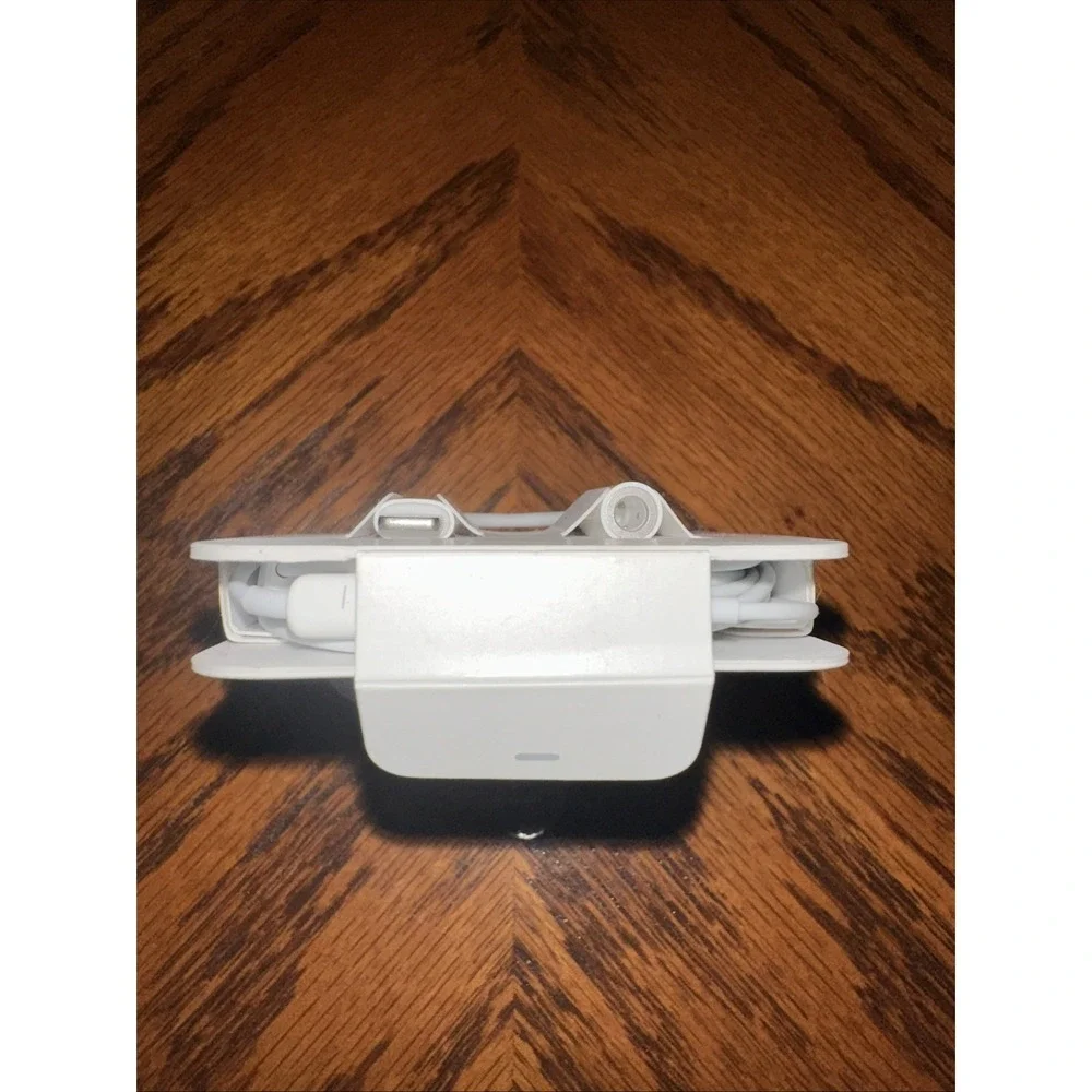 Apple‎ EarPods (with either a Lightning or 3.5mm/USB-C plug)